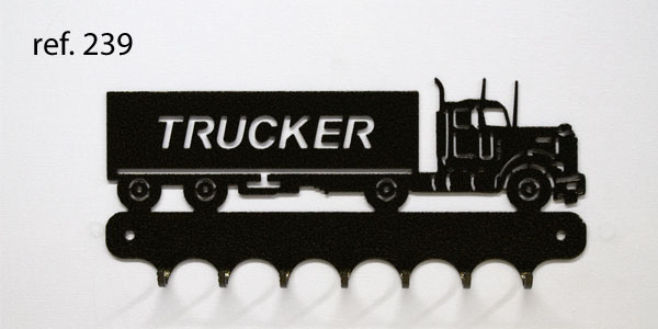 239-Camionamericaintrucker-accrochecles-ferettraditions-1 Accroche-clés motif Camion américain "Trucker"  