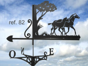 Girouette motif Jument et son poulain