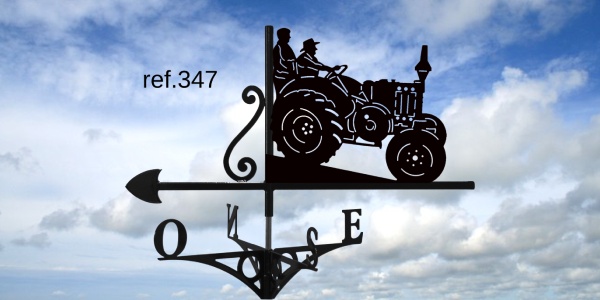 ref-G347 Girouette motif Lanz + 2 personnages  